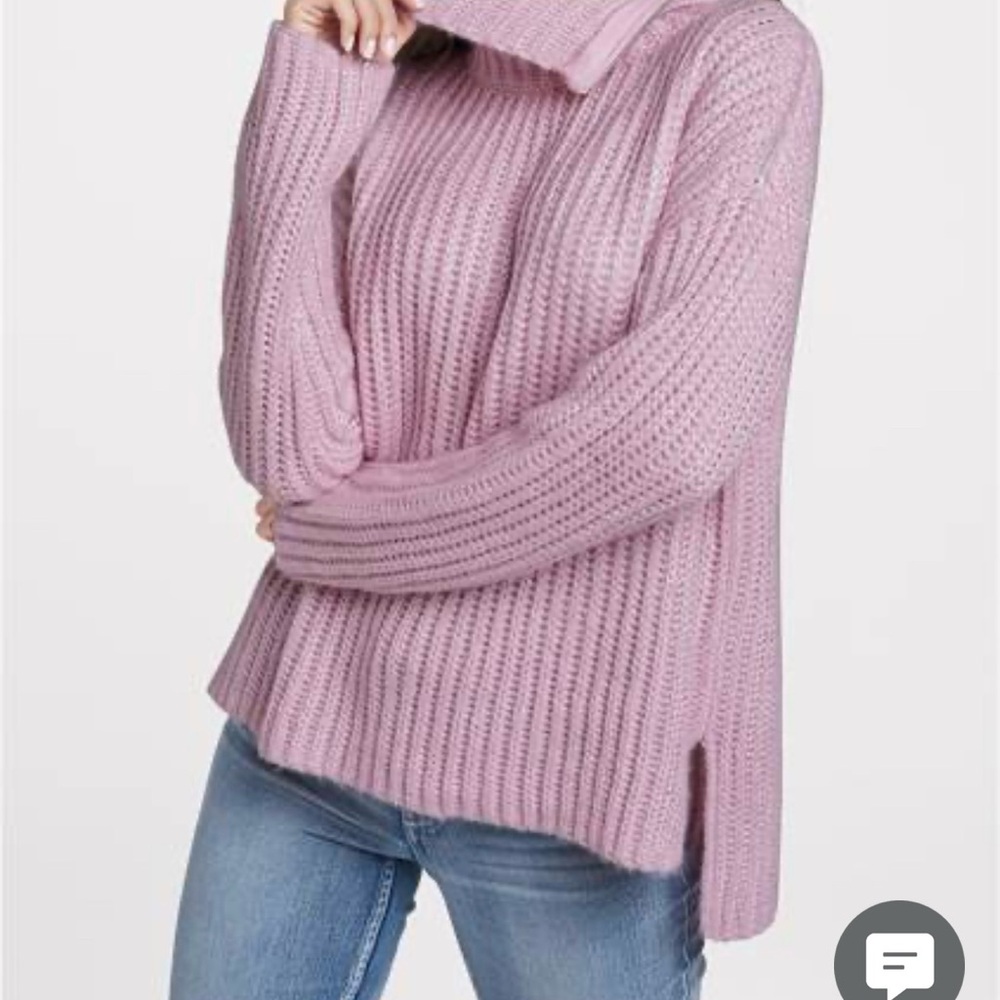 Venus Zippered detail Pink shimmer sweater Size M